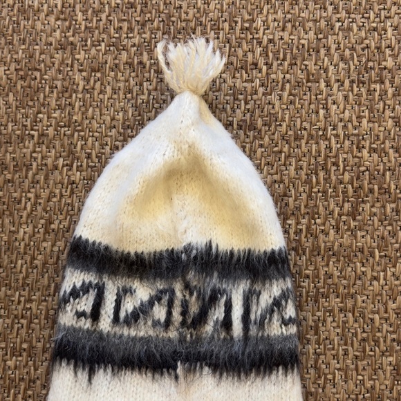 Handmade Andean Chullo Alpaca Wool - Picture 2 of 8